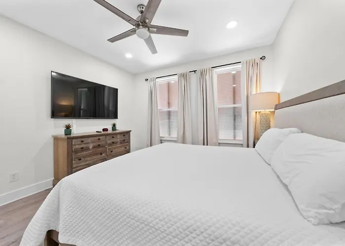 Holiday home Lil Js Getaway At Romeo #3 By Youngs Suncoast